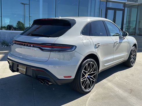 New 2026 Porsche Macan image 7