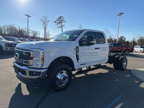 New 2026 Ford F350 XL w/ XL Chrome Package image 5