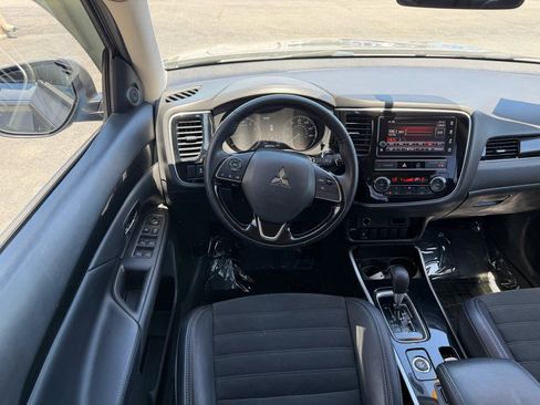 Used 2019 Mitsubishi Outlander SEL AWD/4WD image 15