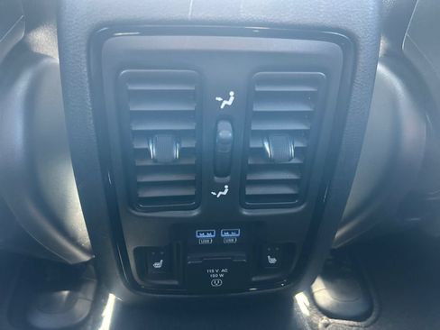 Used 2025 Dodge Durango R/T AWD/4WD image 36