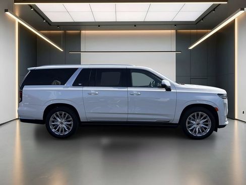 Used 2023 Cadillac Escalade ESV Premium Luxury w/ Performance Package AWD/4WD image 7