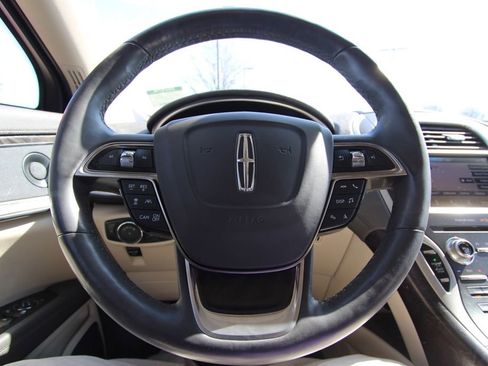 Used 2019 Lincoln Nautilus Reserve image 19