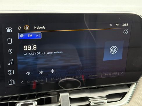 Used 2025 Chevrolet Equinox LT w/ Convenience Package II image 18