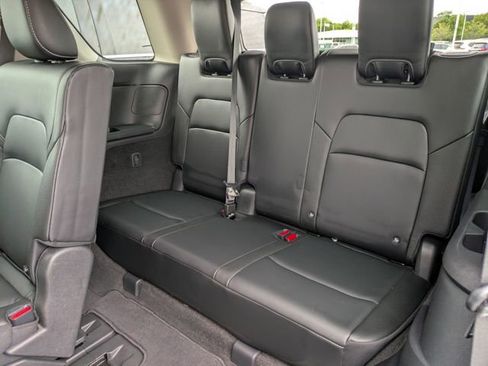 Used 2023 Nissan Pathfinder SL AWD/4WD image 36