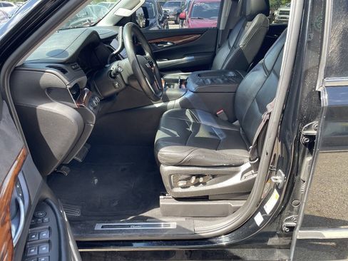 Used 2015 Cadillac Escalade Luxury AWD/4WD image 16