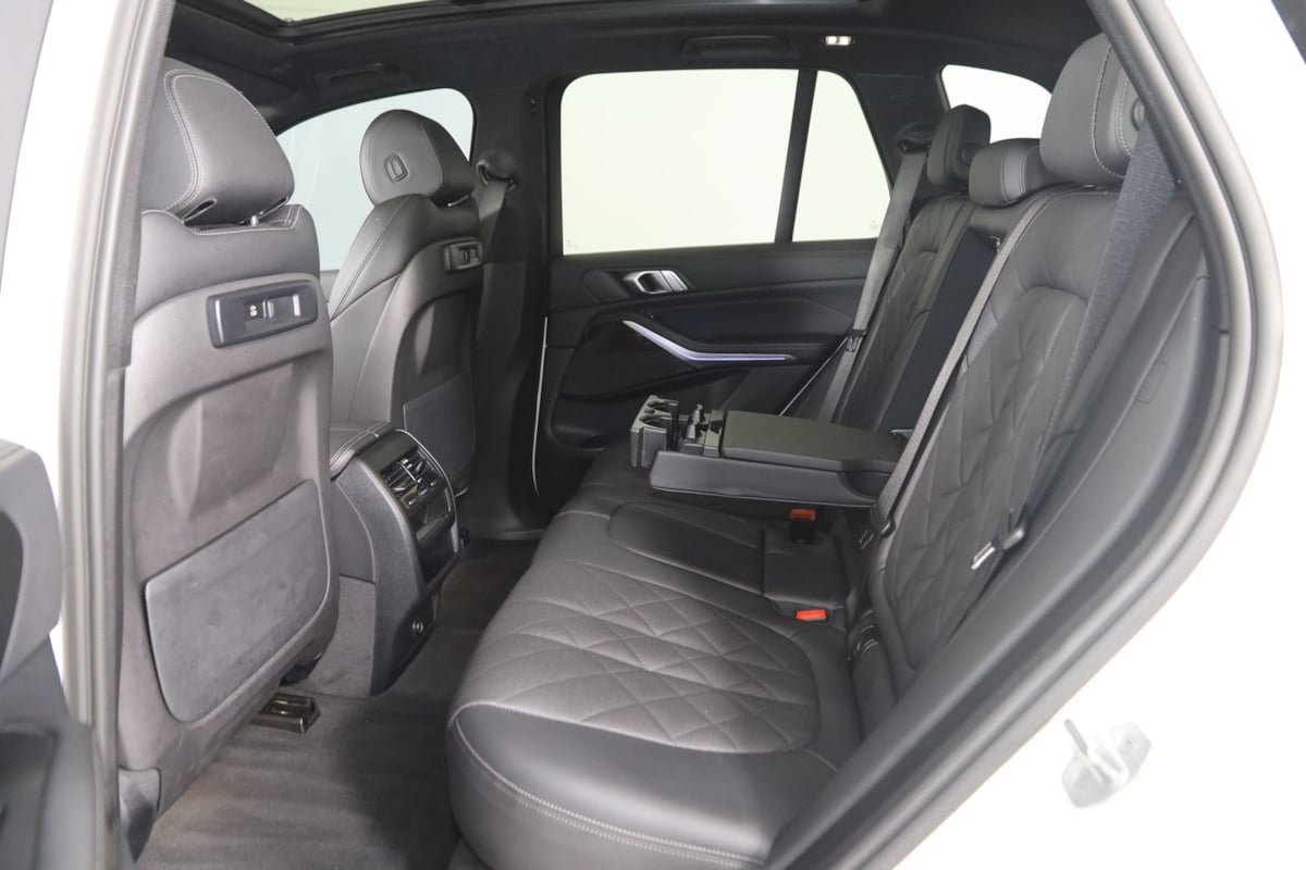 Used 2023 BMW X5 xDrive40i w/ Premium Package AWD/4WD image 47
