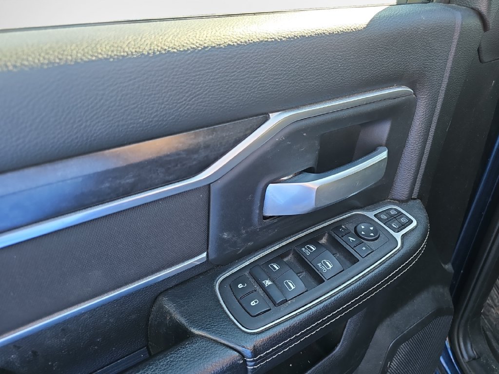 Used 2024 RAM 2500 Big Horn w/ Night Edition AWD/4WD image 14