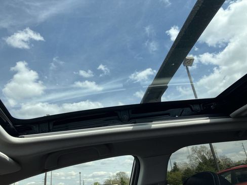 Used 2015 Subaru Forester 2.5i Premium w/ All-Weather Package AWD/4WD image 22