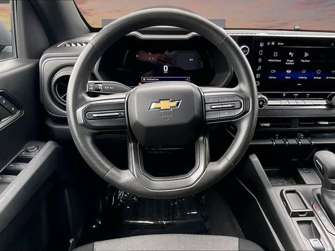 Used 2023 Chevrolet Colorado W/T RWD image 5