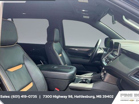 Used 2023 GMC Yukon XL AT4 w/ AT4 Premium Plus Package AWD/4WD image 6