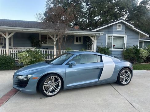 Used 2009 Audi R8 V8 w/ Enhanced Leather Pkg image 4