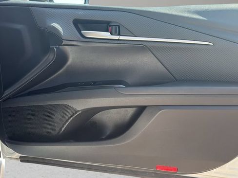 Used 2025 Toyota Camry SE FWD image 12