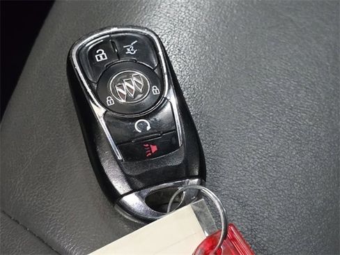 Used 2020 Buick Enclave Essence image 31