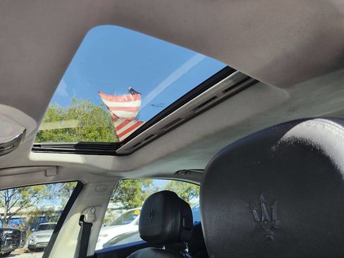 Used 2015 Maserati Ghibli image 30