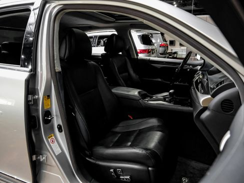 Used 2014 Lexus LS 460 w/ Comfort Package RWD image 34