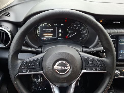 Used 2024 Nissan Kicks SV FWD image 18