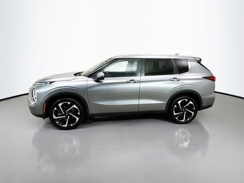 Used 2024 Mitsubishi Outlander SE Black Edition image 4