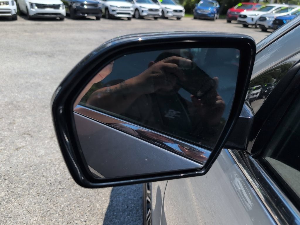 Used 2024 Ford Expedition XLT RWD image 7