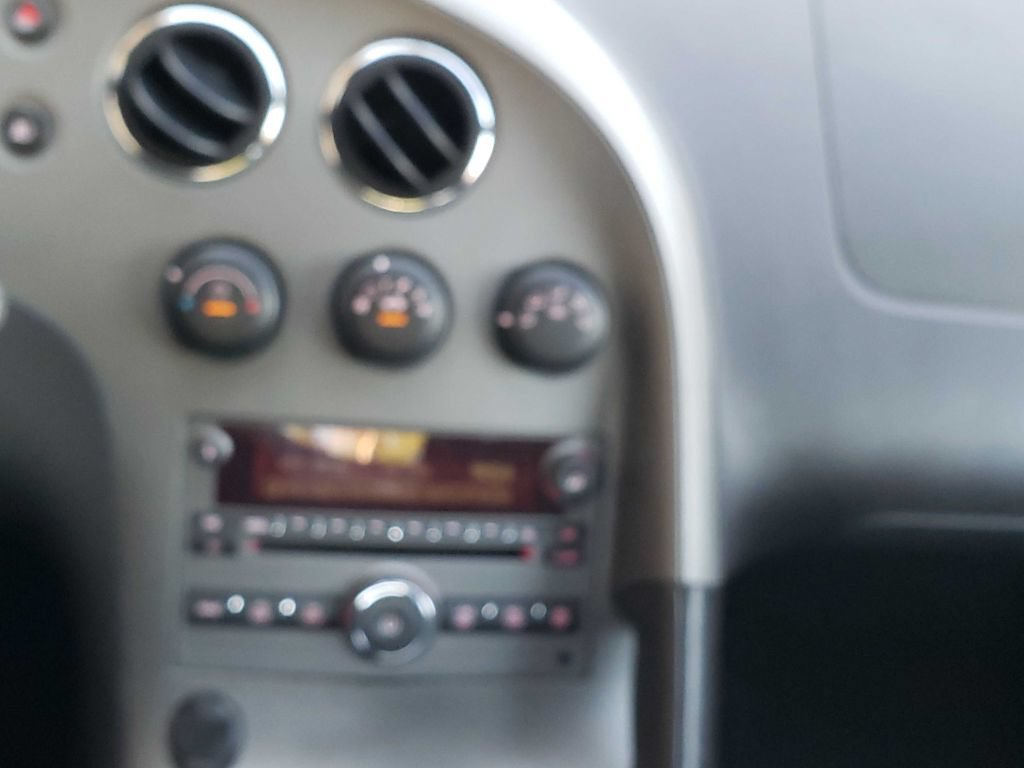 Used 2006 Pontiac Solstice Convertible w/ Premium Package RWD image 27