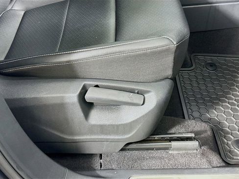 Used 2021 Volkswagen Atlas SE image 22