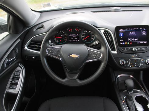 Used 2023 Chevrolet Malibu LT image 16