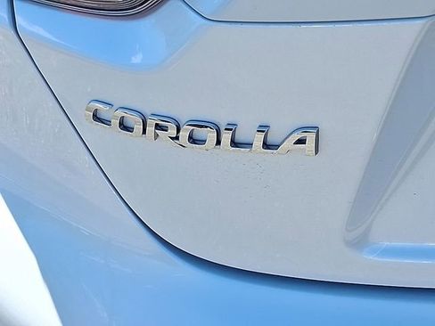 Used 2025 Toyota Corolla LE image 31