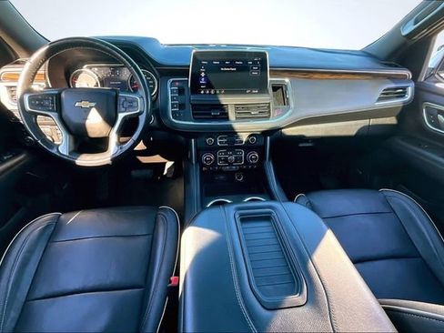 Used 2021 Chevrolet Suburban Premier w/ Premium Package image 7