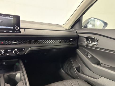 Used 2025 Honda Accord SE image 28