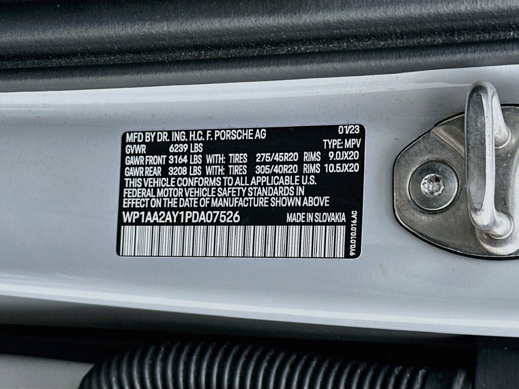 Certified 2023 Porsche Cayenne AWD/4WD image 31