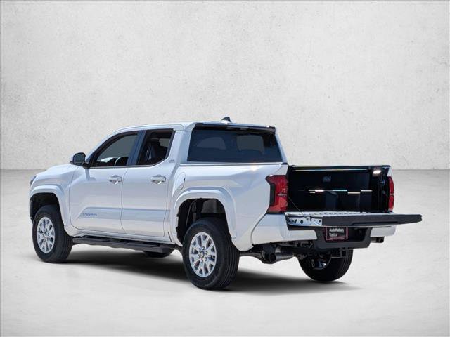 Used 2025 Toyota Tacoma SR5 AWD/4WD image 9