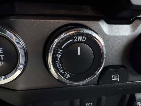 Used 2023 Toyota Tacoma SR5 image 33