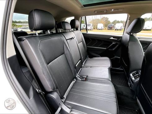 Used 2023 Volkswagen Tiguan SE w/ Panoramic Sunroof Package image 20