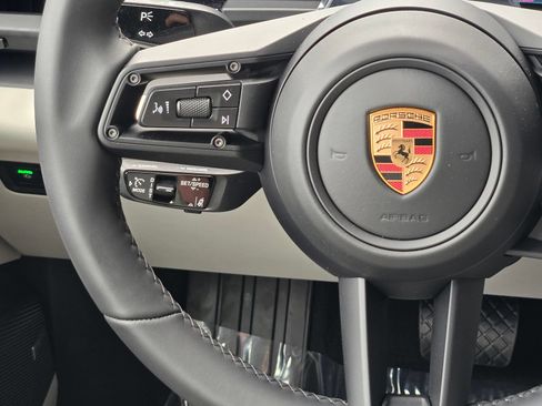 New 2026 Porsche Macan 4 Electric AWD/4WD image 17