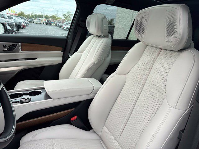 Used 2026 Cadillac Vistiq Sport w/ LPO, Floor Liner Package AWD/4WD image 14