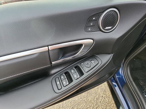 Used 2022 Hyundai Sonata Limited w/ Preferred Accessory Package image 15