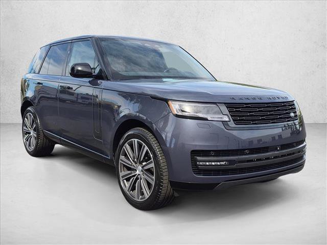 Used 2025 Land Rover Range Rover SE AWD/4WD image 3