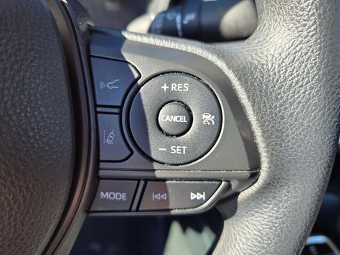 Used 2022 Toyota Corolla LE image 16