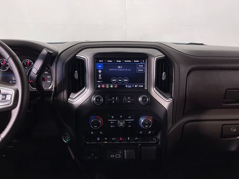 Used 2022 Chevrolet Silverado 1500 LT AWD/4WD image 15