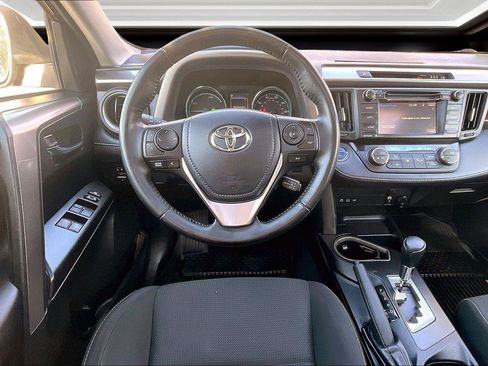 Used 2017 Toyota RAV4 XLE image 5