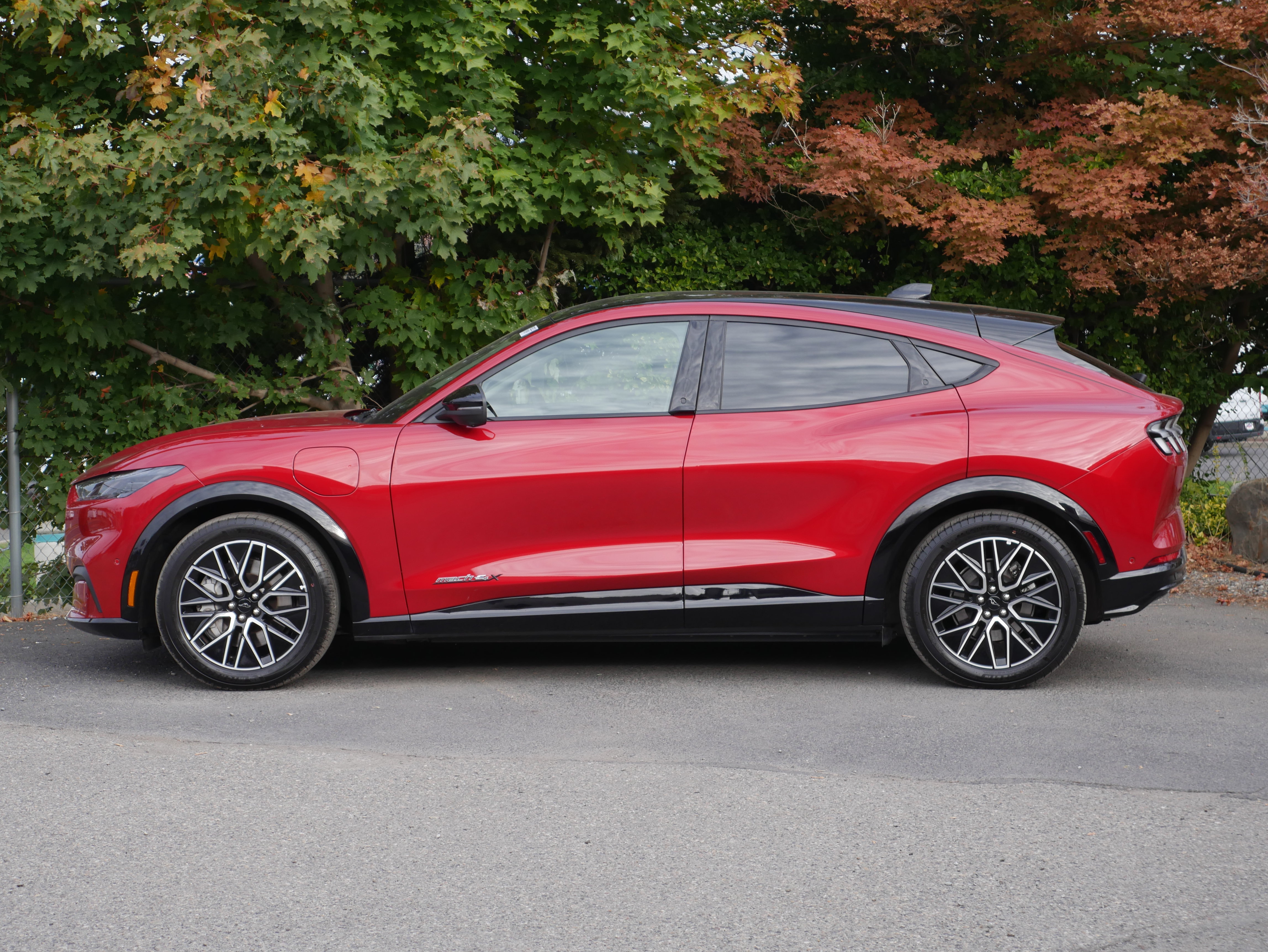 Certified 2024 Ford Mustang Mach-E Premium AWD/4WD image 20