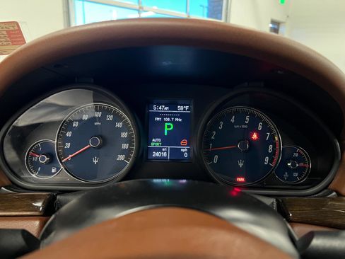 Used 2010 Maserati GranTurismo S image 11