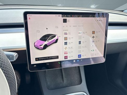 Used 2021 Tesla Model Y Long Range image 23