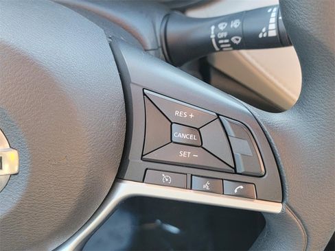 Certified 2021 Nissan Versa SV image 16