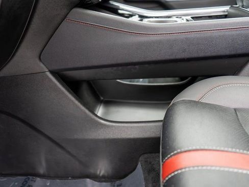 Used 2025 Chevrolet Traverse RS image 25