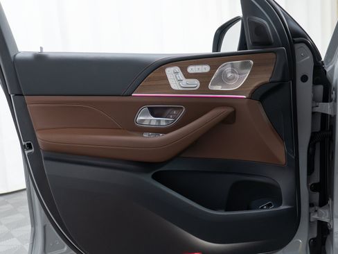 New 2026 Mercedes-Benz GLE 580 4MATIC image 11
