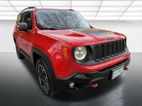 Used 2016 Jeep Renegade Trailhawk image 3