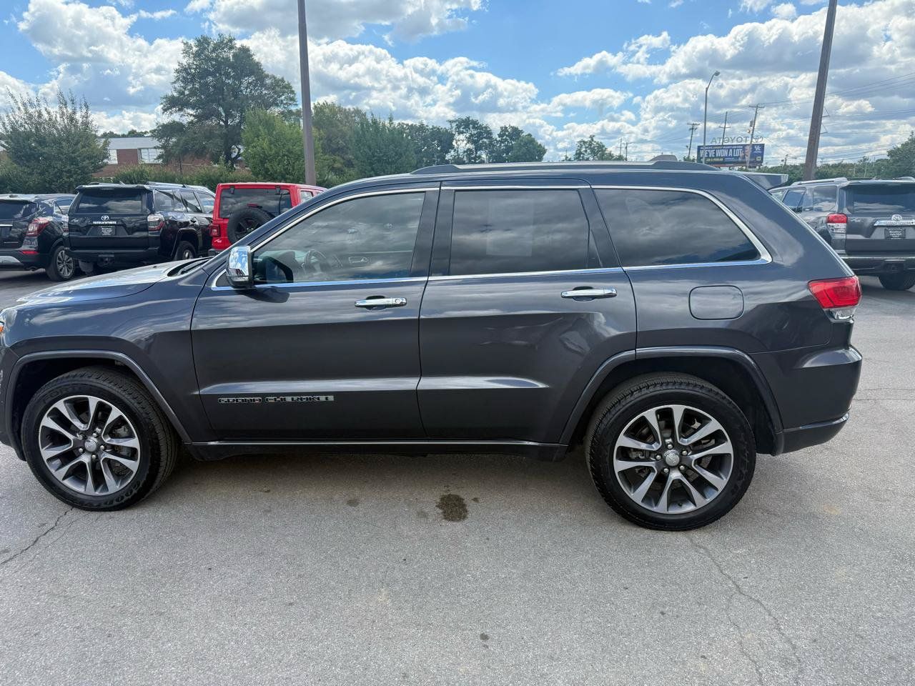 Used 2018 Jeep Grand Cherokee Overland w/ Trailer Tow Group IV RWD image 6