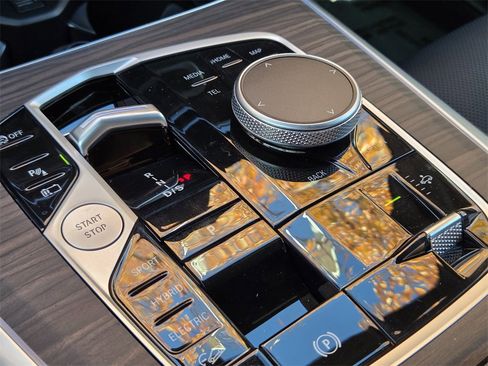 New 2026 BMW X5 xDrive50e w/ Premium Package image 23