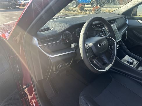 New 2025 Jeep Grand Cherokee L Laredo w/ Luxury Tech Group I image 15