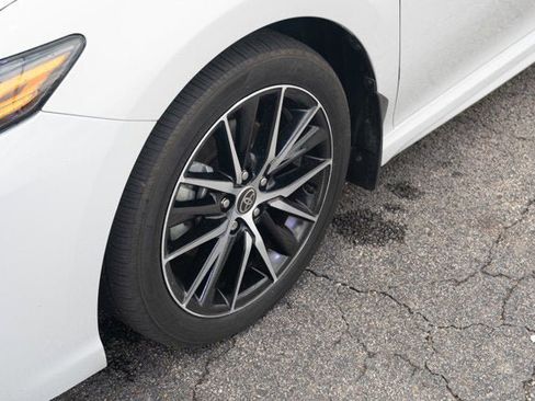 Used 2023 Toyota Camry SE image 9